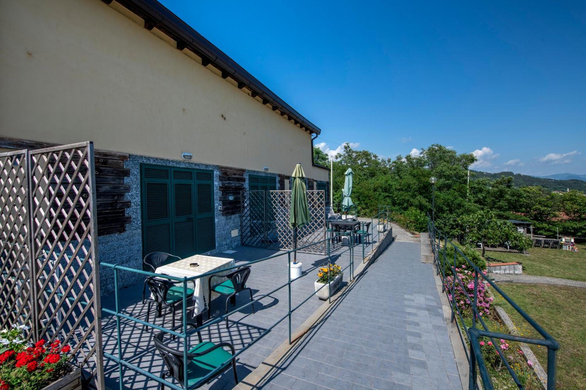 211 - Appartamento Acacia, Terrazza Giardino E Piscina Carro المظهر الخارجي الصورة