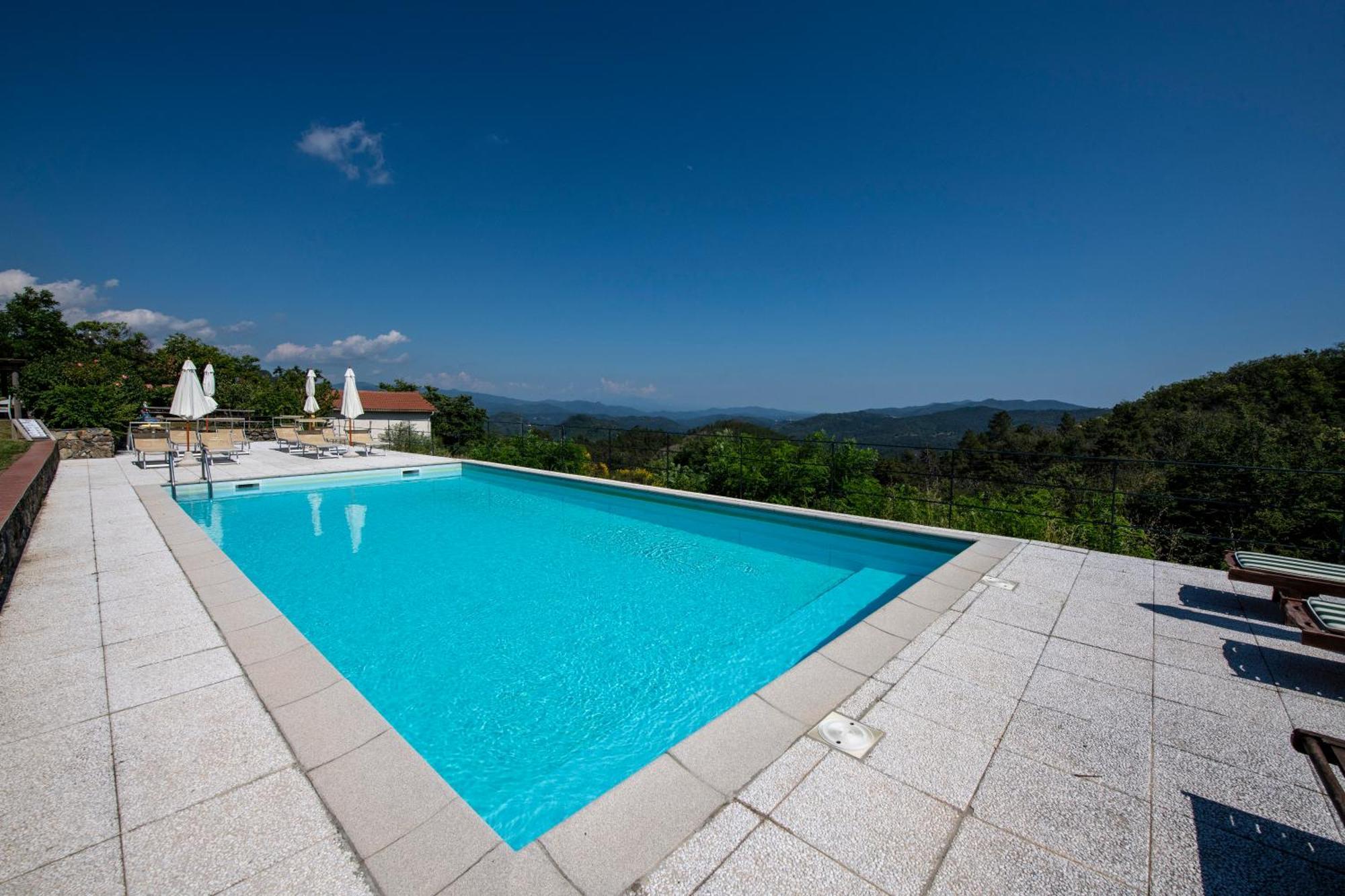 211 - Appartamento Acacia, Terrazza Giardino E Piscina Carro المظهر الخارجي الصورة