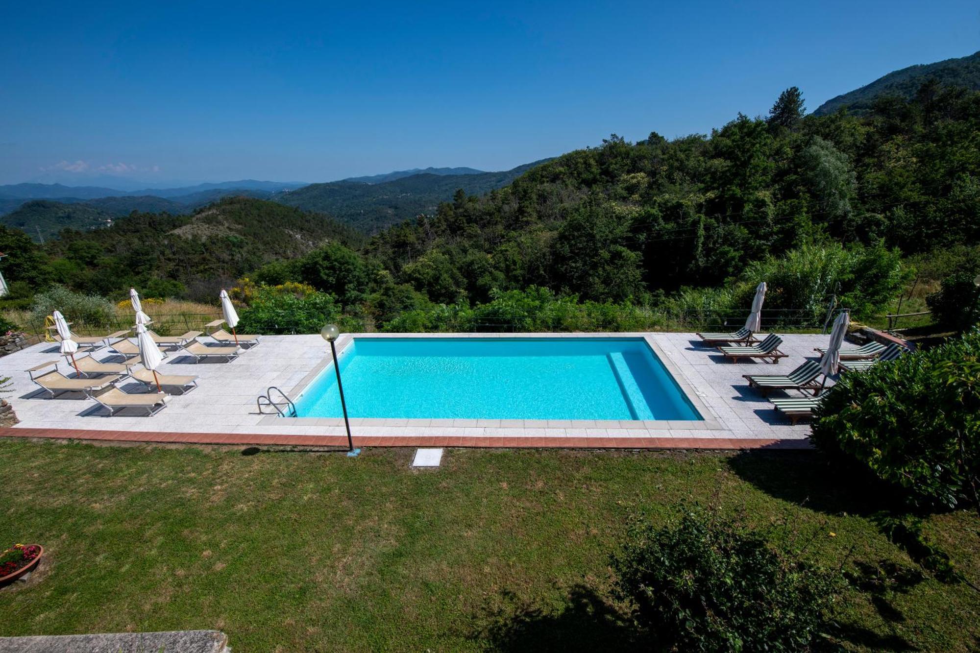 211 - Appartamento Acacia, Terrazza Giardino E Piscina Carro المظهر الخارجي الصورة