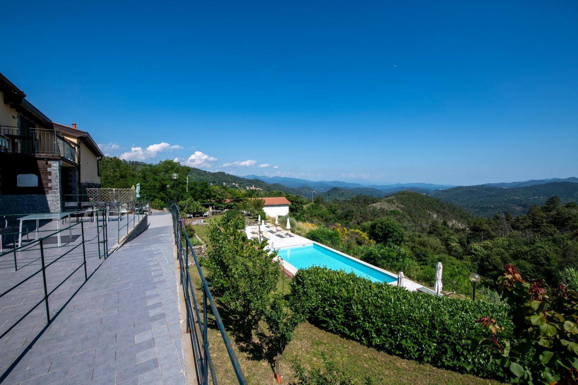 211 - Appartamento Acacia, Terrazza Giardino E Piscina Carro المظهر الخارجي الصورة
