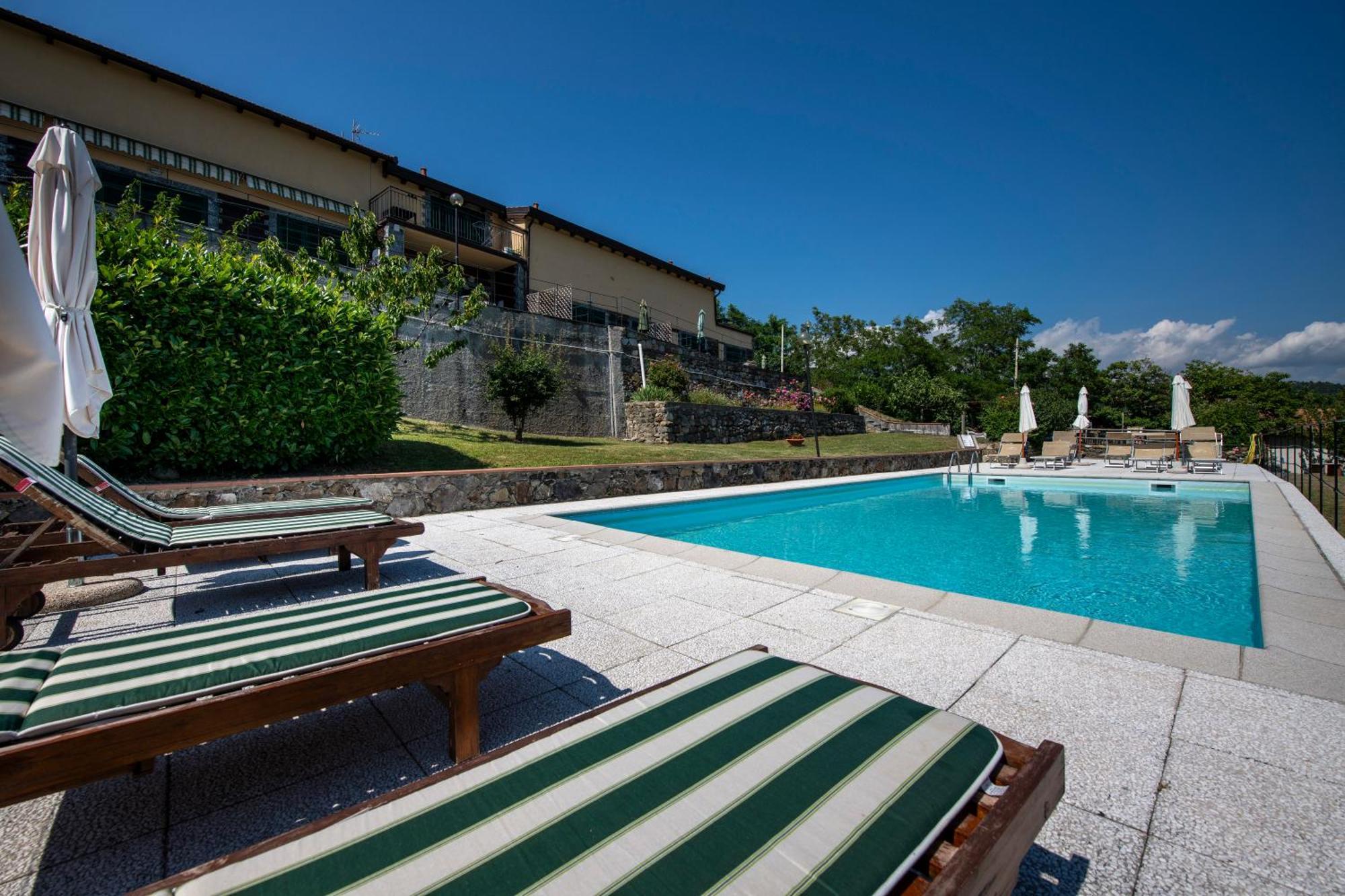 211 - Appartamento Acacia, Terrazza Giardino E Piscina Carro المظهر الخارجي الصورة