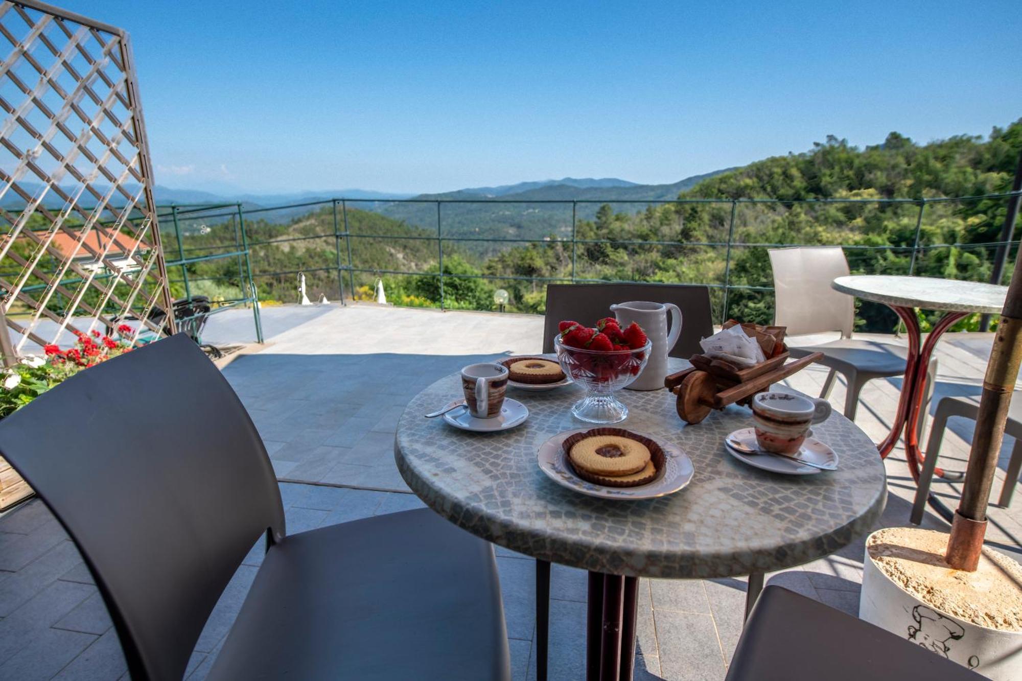 211 - Appartamento Acacia, Terrazza Giardino E Piscina Carro المظهر الخارجي الصورة