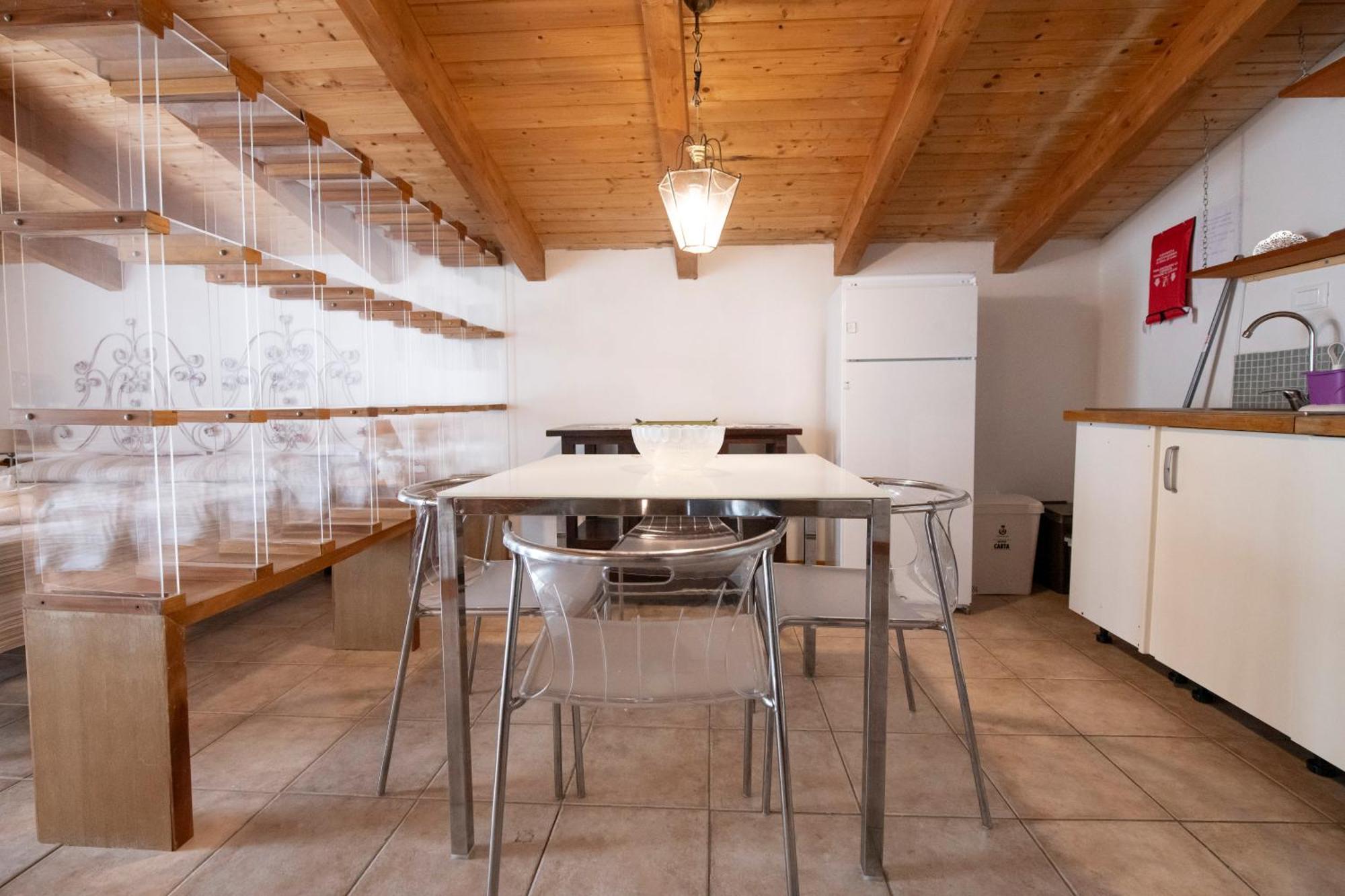 211 - Appartamento Acacia, Terrazza Giardino E Piscina Carro المظهر الخارجي الصورة